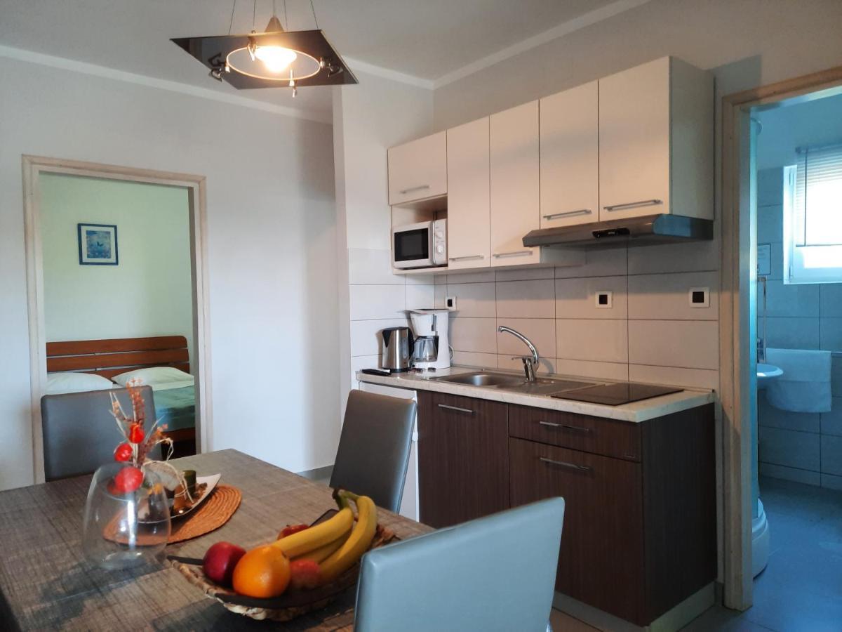Apartmani Ivica Кърк Екстериор снимка